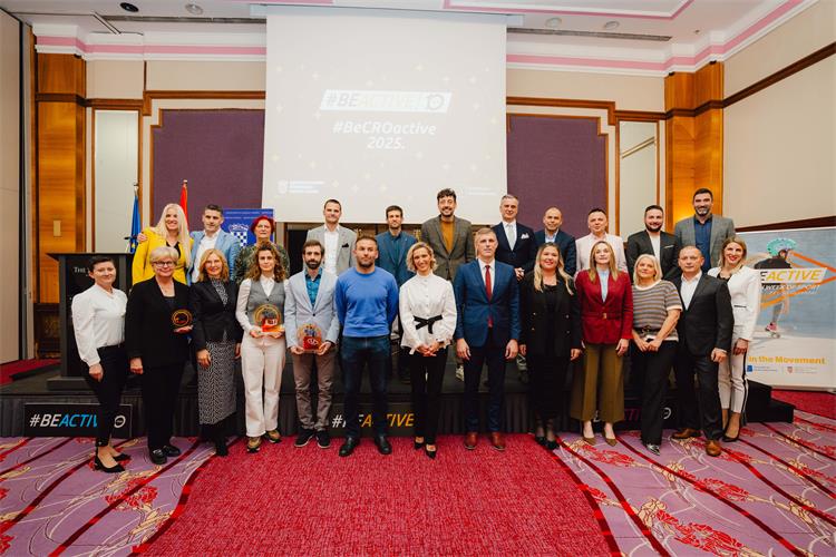 Slika /1_A_fotke_vijesti/BeCRO Actie - nagrada .jpg